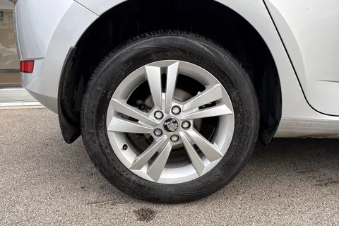 AX68VKR Škoda Fabia 1.0 TSI SE 5dr Thumbnail #10