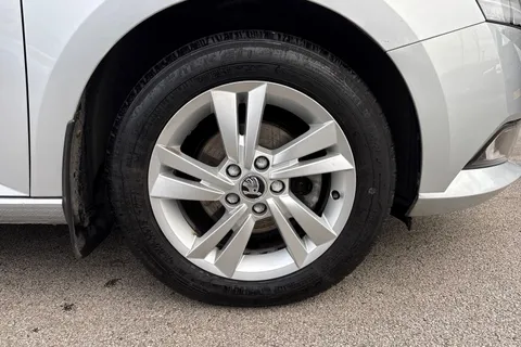 AX68VKR Škoda Fabia 1.0 TSI SE 5dr Thumbnail #11