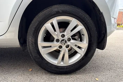 AX68VKR Škoda Fabia 1.0 TSI SE 5dr Thumbnail #13