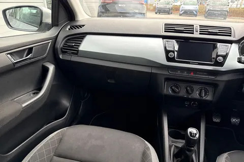 AX68VKR Škoda Fabia 1.0 TSI SE 5dr Thumbnail #20