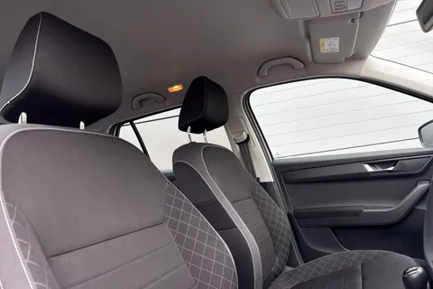 AX68VKR Škoda Fabia 1.0 TSI SE 5dr Thumbnail #24