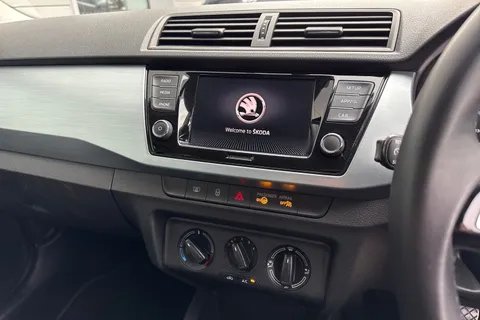 AX68VKR Škoda Fabia 1.0 TSI SE 5dr Thumbnail #31