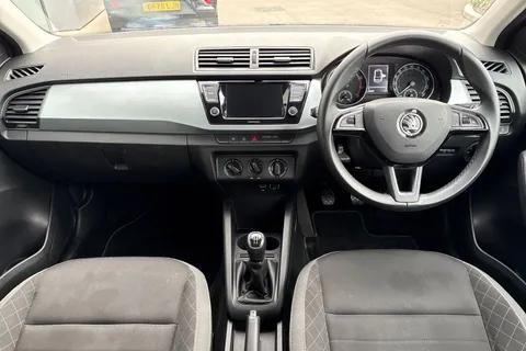 AX68VKR Škoda Fabia 1.0 TSI SE 5dr Thumbnail #32