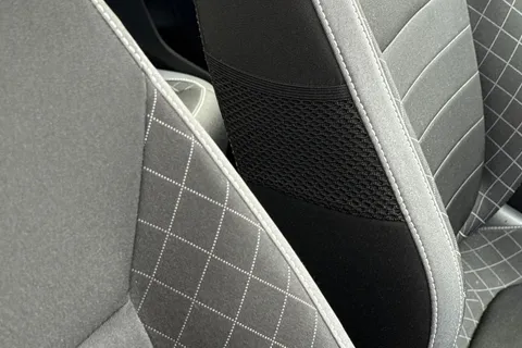 AX68VKR Škoda Fabia 1.0 TSI SE 5dr Thumbnail #41