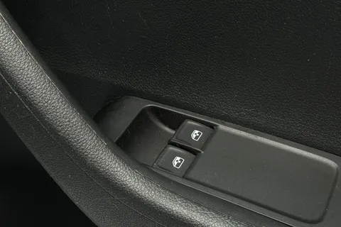 AX68VKR Škoda Fabia 1.0 TSI SE 5dr Thumbnail #44