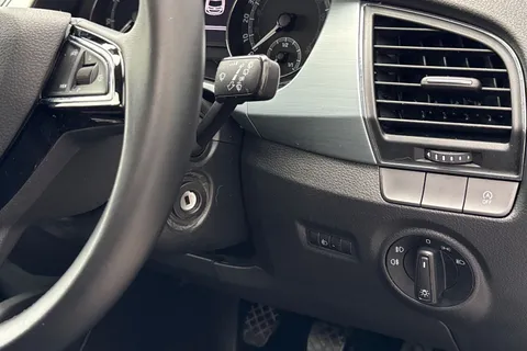 AX68VKR Škoda Fabia 1.0 TSI SE 5dr Thumbnail #46