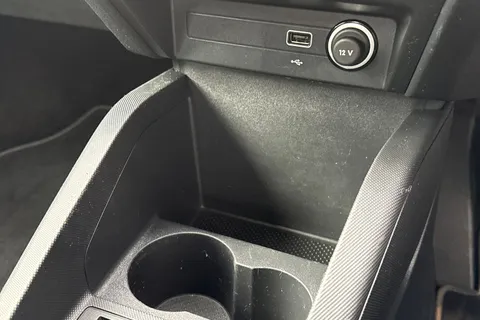 AX68VKR Škoda Fabia 1.0 TSI SE 5dr Thumbnail #47