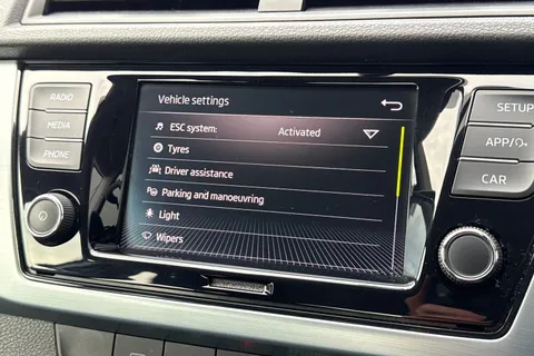 AX68VKR Škoda Fabia 1.0 TSI SE 5dr Thumbnail #52