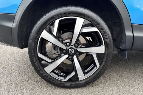 YD18ZVP Nissan Qashqai 1.2 DIG-T Tekna XTRON Euro 6 (s/s) 5dr Thumbnail #11