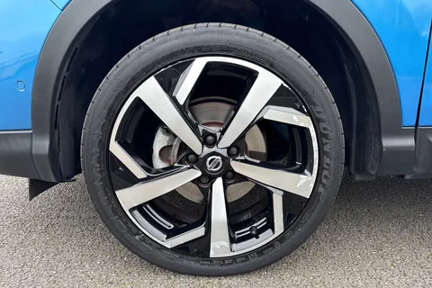 YD18ZVP Nissan Qashqai 1.2 DIG-T Tekna XTRON Euro 6 (s/s) 5dr Thumbnail #13