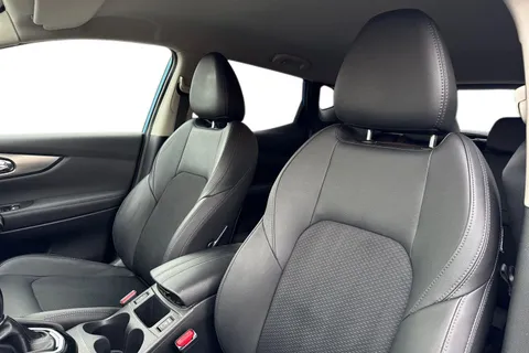 YD18ZVP Nissan Qashqai 1.2 DIG-T Tekna XTRON Euro 6 (s/s) 5dr Thumbnail #16