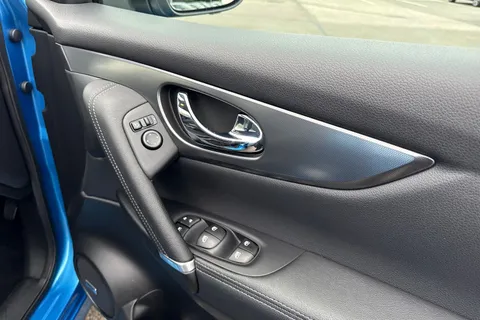 YD18ZVP Nissan Qashqai 1.2 DIG-T Tekna XTRON Euro 6 (s/s) 5dr Thumbnail #21