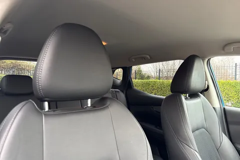 YD18ZVP Nissan Qashqai 1.2 DIG-T Tekna XTRON Euro 6 (s/s) 5dr Thumbnail #24