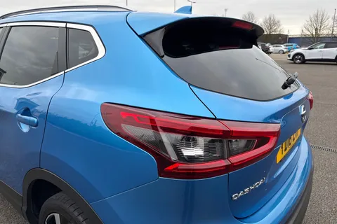 YD18ZVP Nissan Qashqai 1.2 DIG-T Tekna XTRON Euro 6 (s/s) 5dr Thumbnail #30