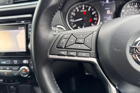 YD18ZVP Nissan Qashqai 1.2 DIG-T Tekna XTRON Euro 6 (s/s) 5dr Thumbnail #40