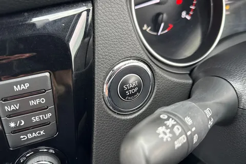 YD18ZVP Nissan Qashqai 1.2 DIG-T Tekna XTRON Euro 6 (s/s) 5dr Thumbnail #61