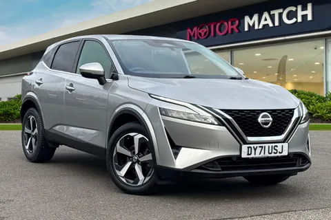 DY71USJ Nissan Qashqai 1.3 DIG-T MHEV N-Connecta Euro 6 (s/s) 5dr Thumbnail #2