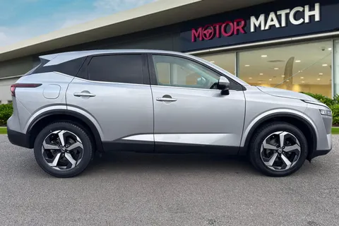 DY71USJ Nissan Qashqai 1.3 DIG-T MHEV N-Connecta Euro 6 (s/s) 5dr Thumbnail #4