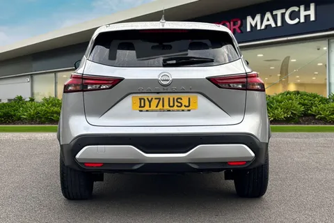 DY71USJ Nissan Qashqai 1.3 DIG-T MHEV N-Connecta Euro 6 (s/s) 5dr Thumbnail #5