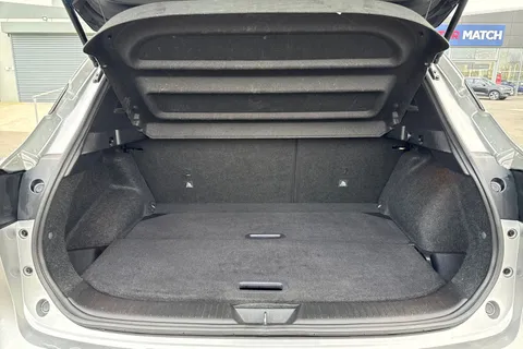 DY71USJ Nissan Qashqai 1.3 DIG-T MHEV N-Connecta Euro 6 (s/s) 5dr Thumbnail #7