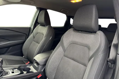 DY71USJ Nissan Qashqai 1.3 DIG-T MHEV N-Connecta Euro 6 (s/s) 5dr Thumbnail #16