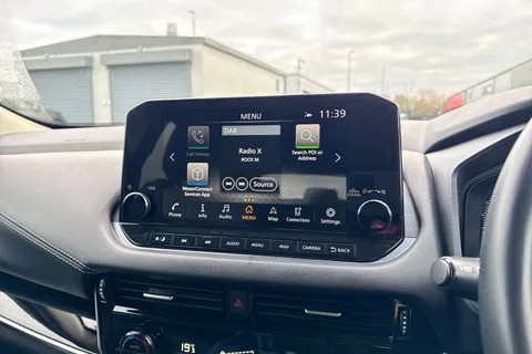 DY71USJ Nissan Qashqai 1.3 DIG-T MHEV N-Connecta Euro 6 (s/s) 5dr Thumbnail #17