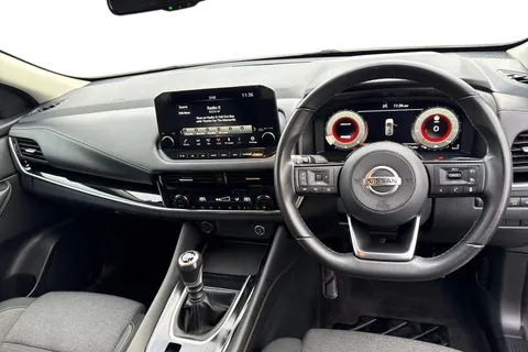 DY71USJ Nissan Qashqai 1.3 DIG-T MHEV N-Connecta Euro 6 (s/s) 5dr Thumbnail #18