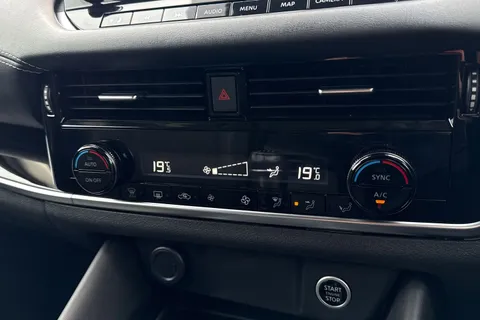 DY71USJ Nissan Qashqai 1.3 DIG-T MHEV N-Connecta Euro 6 (s/s) 5dr Thumbnail #22