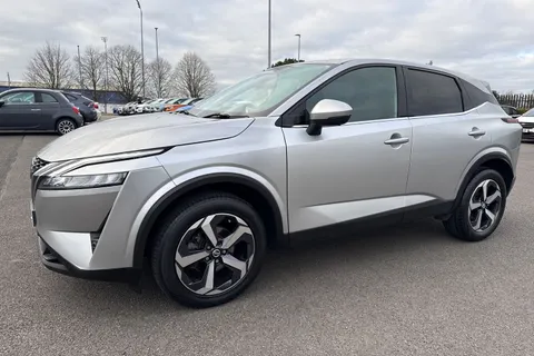 DY71USJ Nissan Qashqai 1.3 DIG-T MHEV N-Connecta Euro 6 (s/s) 5dr Thumbnail #27