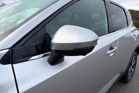 DY71USJ Nissan Qashqai 1.3 DIG-T MHEV N-Connecta Euro 6 (s/s) 5dr Thumbnail #29