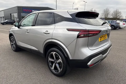 DY71USJ Nissan Qashqai 1.3 DIG-T MHEV N-Connecta Euro 6 (s/s) 5dr Thumbnail #30