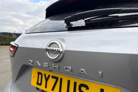 DY71USJ Nissan Qashqai 1.3 DIG-T MHEV N-Connecta Euro 6 (s/s) 5dr Thumbnail #33