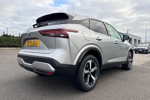 DY71USJ Nissan Qashqai 1.3 DIG-T MHEV N-Connecta Euro 6 (s/s) 5dr Thumbnail #34