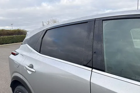 DY71USJ Nissan Qashqai 1.3 DIG-T MHEV N-Connecta Euro 6 (s/s) 5dr Thumbnail #35