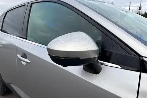 DY71USJ Nissan Qashqai 1.3 DIG-T MHEV N-Connecta Euro 6 (s/s) 5dr Thumbnail #36