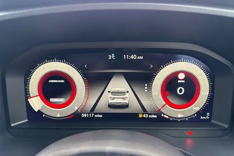 DY71USJ Nissan Qashqai 1.3 DIG-T MHEV N-Connecta Euro 6 (s/s) 5dr Thumbnail #38