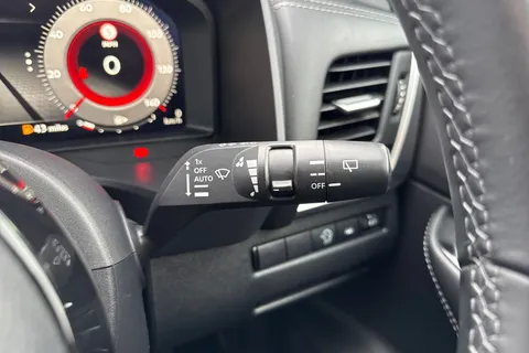 DY71USJ Nissan Qashqai 1.3 DIG-T MHEV N-Connecta Euro 6 (s/s) 5dr Thumbnail #42