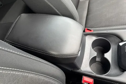 DY71USJ Nissan Qashqai 1.3 DIG-T MHEV N-Connecta Euro 6 (s/s) 5dr Thumbnail #58