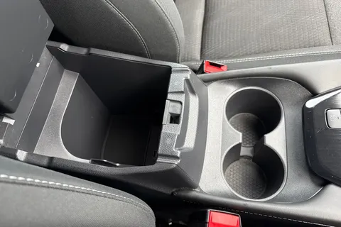 DY71USJ Nissan Qashqai 1.3 DIG-T MHEV N-Connecta Euro 6 (s/s) 5dr Thumbnail #59