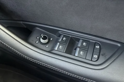 SM21RHZ Audi RS 4 Avant RS 4 Avant    450 PS tiptronic Thumbnail #40