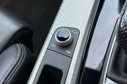 SM21RHZ Audi RS 4 Avant RS 4 Avant    450 PS tiptronic Thumbnail #42