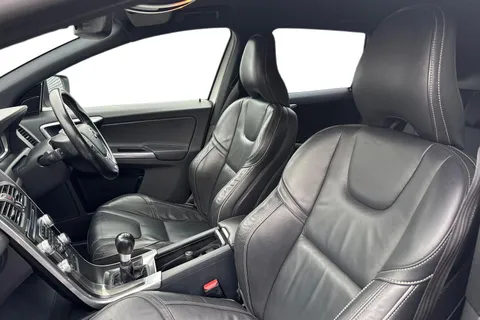 YR66RZO Volvo Xc60 2.4 D4 R-Design Lux Nav AWD Euro 6 (s/s) 5dr Thumbnail #15