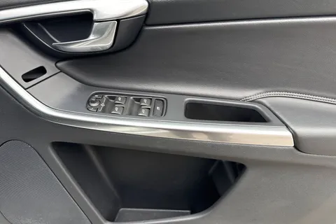 YR66RZO Volvo Xc60 2.4 D4 R-Design Lux Nav AWD Euro 6 (s/s) 5dr Thumbnail #20