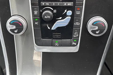 YR66RZO Volvo Xc60 2.4 D4 R-Design Lux Nav AWD Euro 6 (s/s) 5dr Thumbnail #21