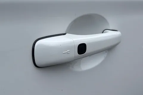 YR66RZO Volvo Xc60 2.4 D4 R-Design Lux Nav AWD Euro 6 (s/s) 5dr Thumbnail #27