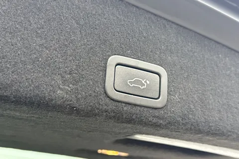 YR66RZO Volvo Xc60 2.4 D4 R-Design Lux Nav AWD Euro 6 (s/s) 5dr Thumbnail #35