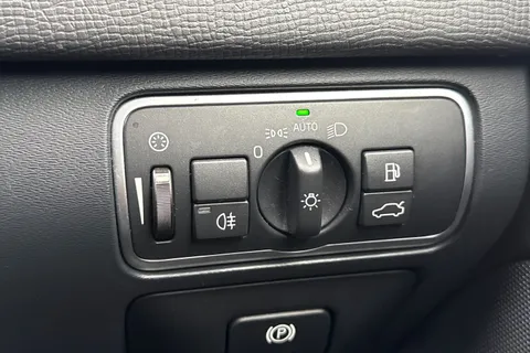 YR66RZO Volvo Xc60 2.4 D4 R-Design Lux Nav AWD Euro 6 (s/s) 5dr Thumbnail #38