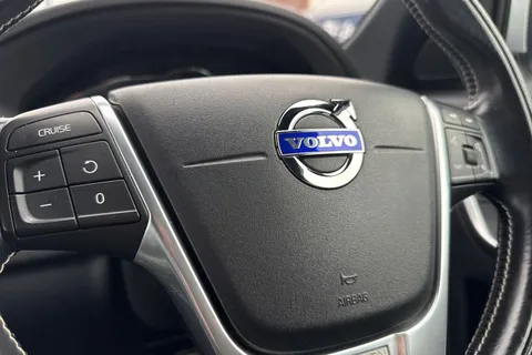 YR66RZO Volvo Xc60 2.4 D4 R-Design Lux Nav AWD Euro 6 (s/s) 5dr Thumbnail #48