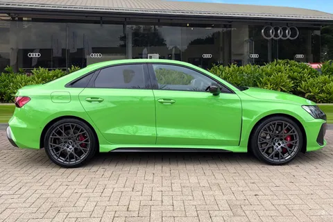 Audi RS 3 2.5 TFSI Carbon Black S Tronic quattro Euro 6 (s/s) 4dr Thumbnail #3