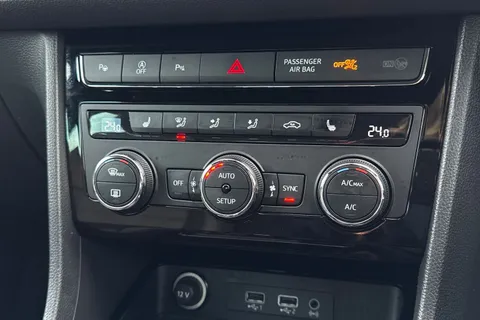 DA19CCY SEAT Ateca 1.5 TSI EVO FR Sport DSG Euro 6 (s/s) 5dr Thumbnail #22